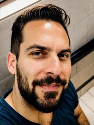 gaysaustralia - A site for profile chat and networking for gay and bi men